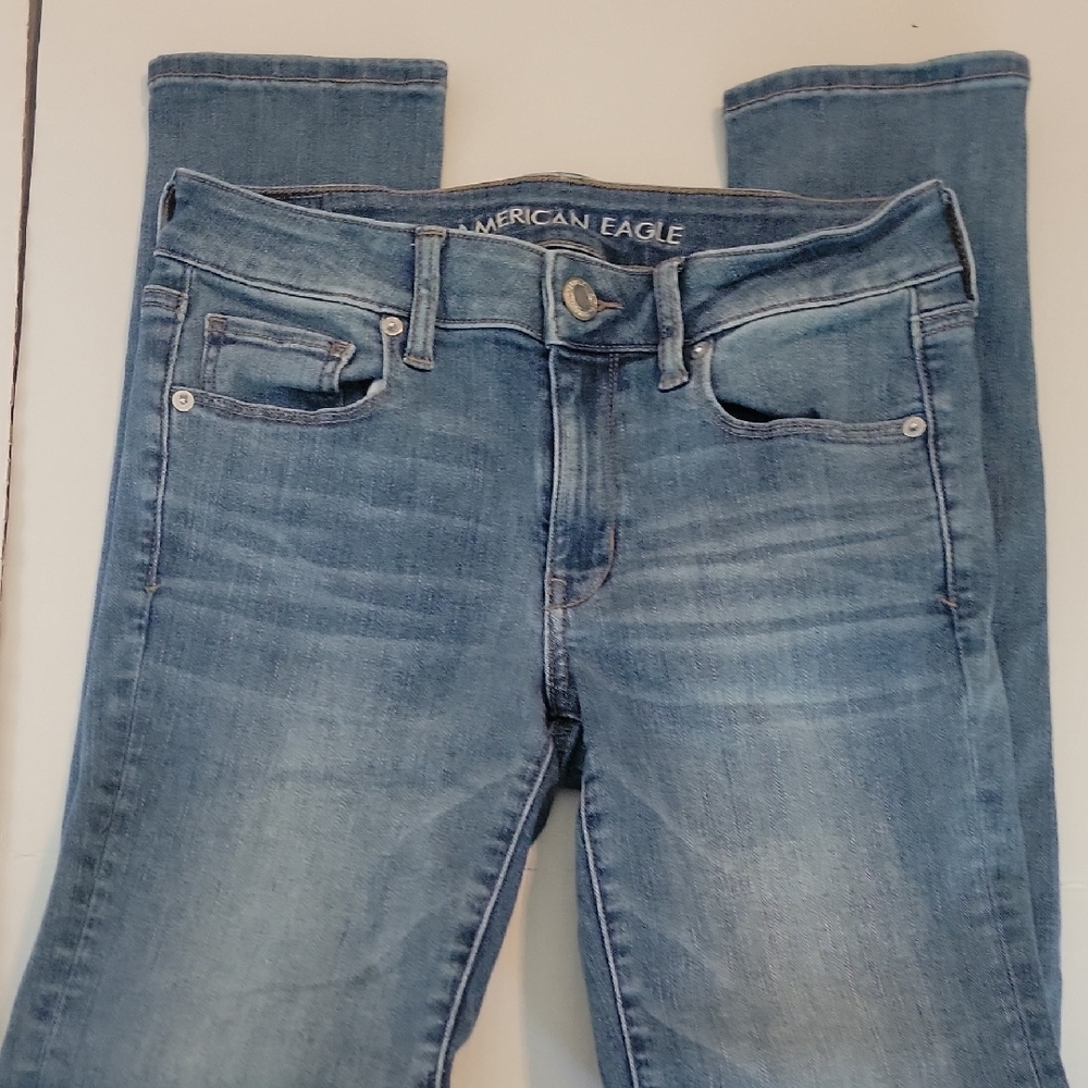 American Eagle Outfitters Blue Skinny Jeans. Size 6.